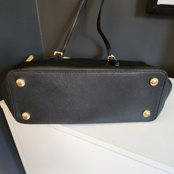COPY - Micheal Kors Shoulder Bag - Picture 5 of 11